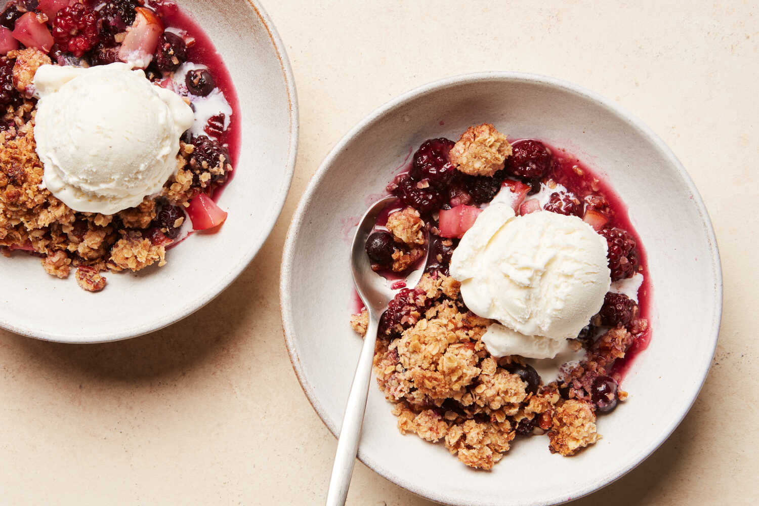 Warm Fruit Crumble: Elevate Your Dessert with Spices & Ice Cream